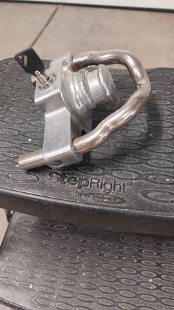 Trailer hitch Lock 1