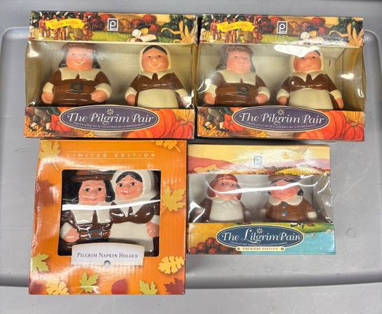 Publix The Pilgrim Pair Salt & Pepper Shakers and Napkin Holder Set 1