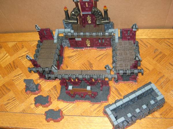 Lego Castillo y Piezas Varias Adicionales - $20 (Marysville)63471419696899122