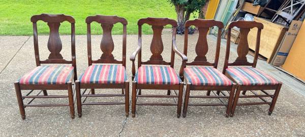 4 Old School Formal Dining Chairs 1