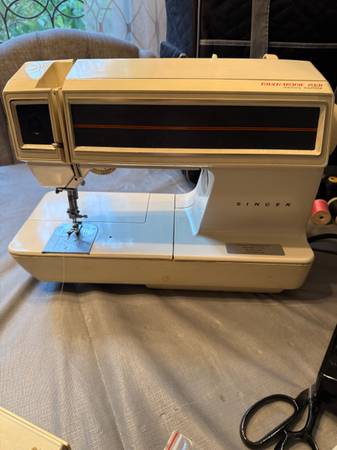 Singer Sewing Machine 1