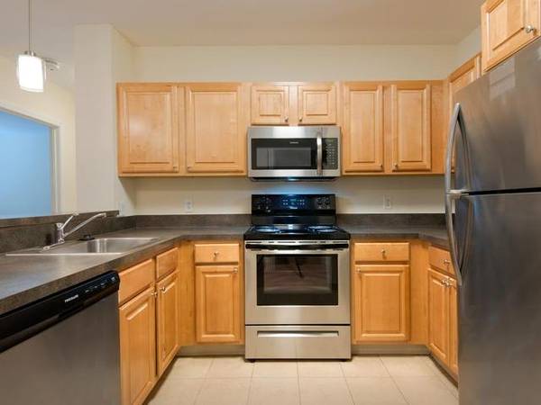 $2,303 / 2br - 1031ft2 - 10 ft ceilings, Stainless steel appliances, Wood plank flooring (Franklin)63620394505219121