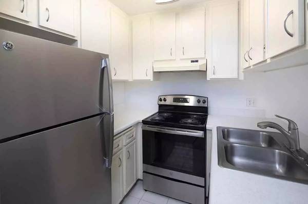 $5,401 / 2br - 900ft2 - Call us for Emergency Maintenance when you're in a pinch! Great servic (Bellevue - Near California University)63933116948099120