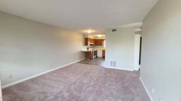 $925 / 2br - 0900ft2 - Nice 2 Bedroom 1.5 Bath (189 Donabrook Court) (Lexington)64022450602883123