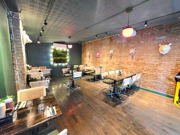 500 Sq Ft.!... RETAIL, LIGHT EATERY OFFICE 1