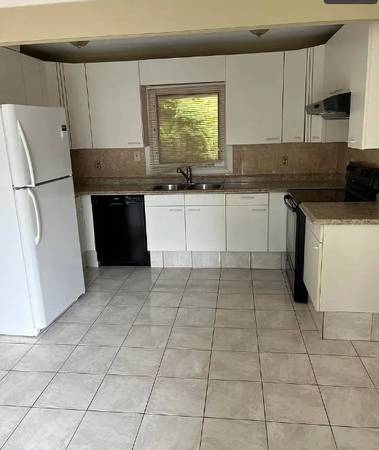 Spacious Dog-Friendly 2 Bedroom Ranch in Aberdeen's Strathmore 1