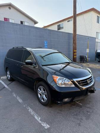 2009 Honda Odyssey edición Touring - $4500 (Hawthorne)63441128410755121