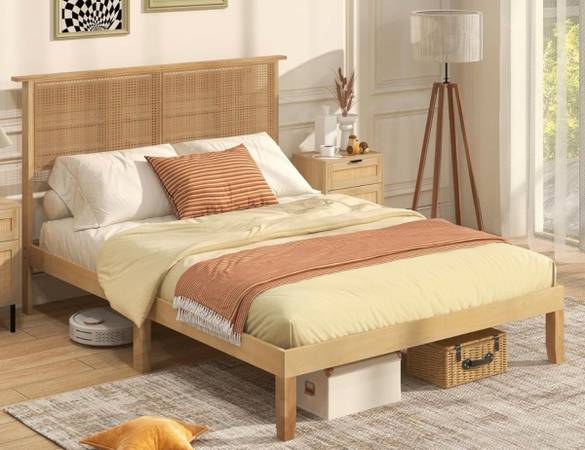 Wood bed frame w/Rattan headboard Full Size 1