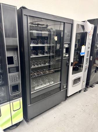 Reconditioned AP 933 Snack Vending Machine 1
