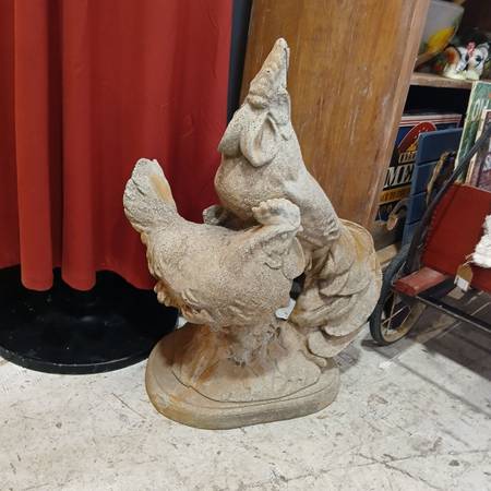 Chicken Garden Statue 1