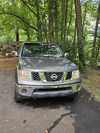 2006 Nissan Frontier SE 4x4 necesita transmisión - $3,500 (Hiawassee)63620197676929121