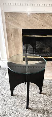 Office corner or accessory table 1