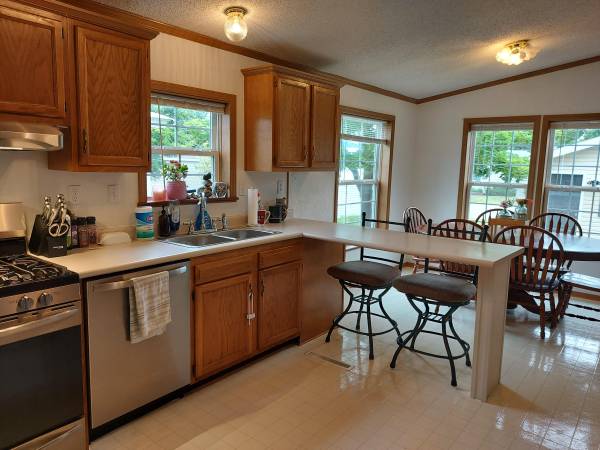 $69,900 / 2br - 1560ft2 - Double wide Kings Ct~ offered by Schmidt Mobile Homes (Traverse City/2454 Friendship)64037723293059121