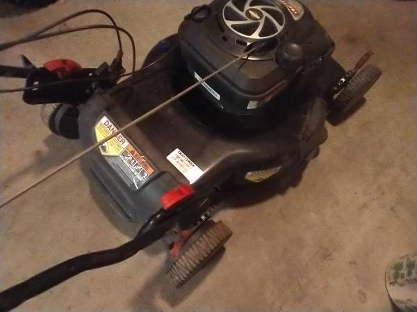 Cortacésped Craftsman de 7 HP autopropulsado - $189 (Wayland)63471245335169121
