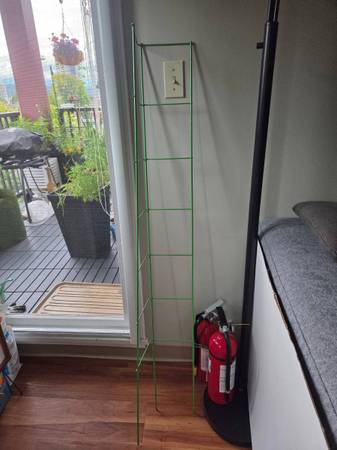 Corner trellis 1