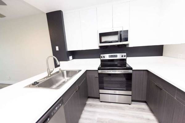 $3,501 / 2hab - 988ft2 - Centro de fitness, salón residencial con Wi-Fi gratis, estacionamiento para visitantes (600 S Curson St, Los Angeles, CA)63857734202113120