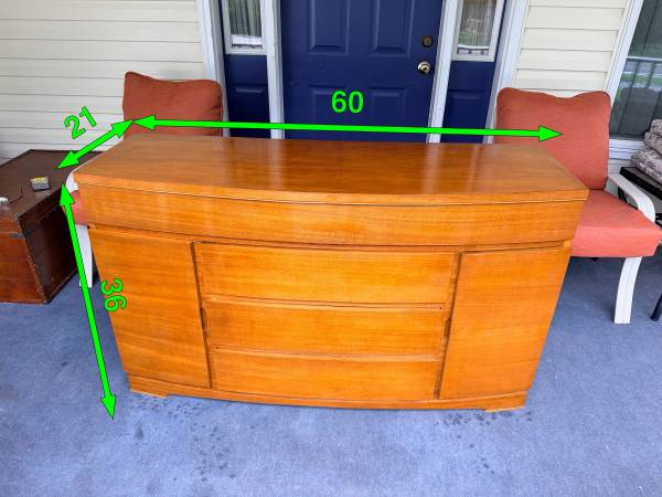 MCM Server / Buffet 1