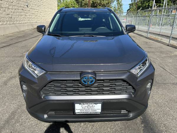 2020 Toyota Rav4 XLE Híbrido 4WD --1 dueño, título limpio, techo solar-- - $28,995 (Kirkland)63613978887425121
