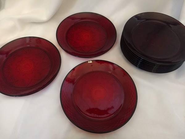 Cristal D'Arques Durand Ruby Red 10 in. Dinner Plate 1
