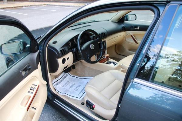 2002 Volkswagen Passat GLX 4Motion - $3,499 (Precios mejores en Richs Car Corner)63623367818115124