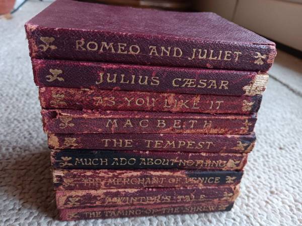 Antique Red Leather Miniature Shakespeare Collection - Set of 9 Books 1