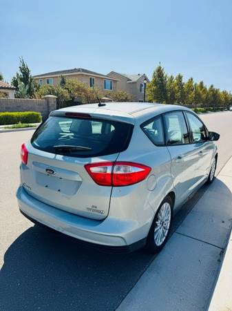 2013 Ford CMAX HYBRID SE - Photo 5