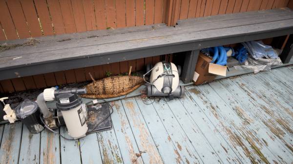 Pool stuff - Pump, hoses ect 1