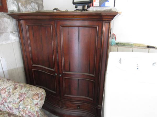 Entertainment cabinet 1