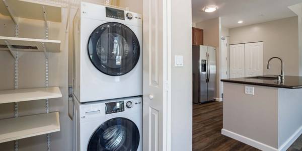 $2,499 / 1br - 1004ft2 - 10’ Ceilings, Off-Street Parking, GE Stainless-Steel Appliances (1127 15th St, Sacramento, CA)63844739379715123