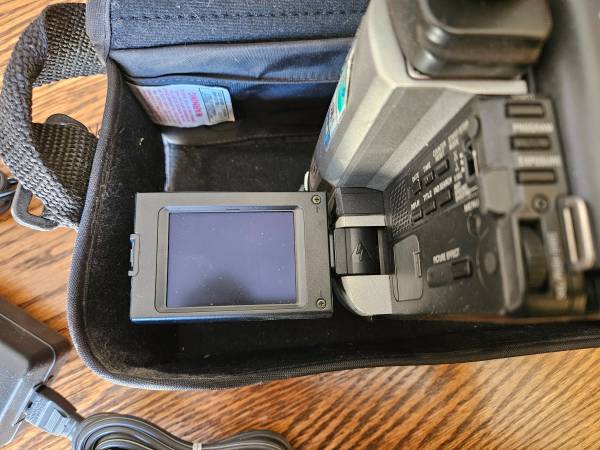 Sony CCD-TRV65 Handycam (1998) - computer parts - by owner
