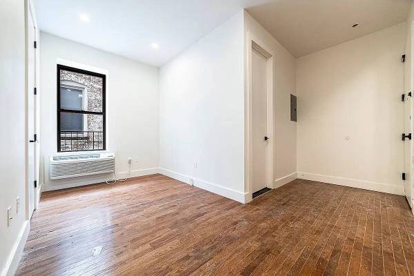 $800 / 1br - 120 W 183rd St, Bronx, NY (Bronx, NY)64023718379011122