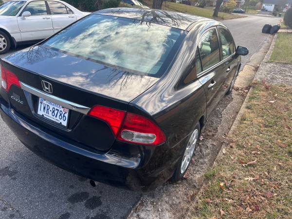 2010 Honda civic - $2,300 (Springfield)656822353647391215
