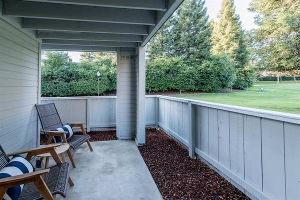 $1,770 / 1br - 832ft2 - Cascades - 1 Bed, 1 Bath, Beautiful landscape views (Fresno - Fresno)63798509457921121