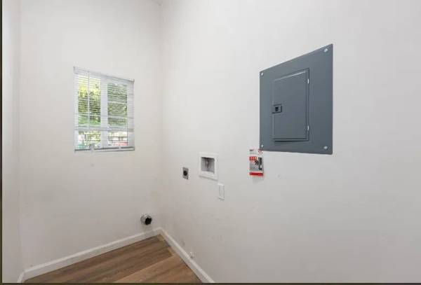 I bedroom 1 bathroom 1