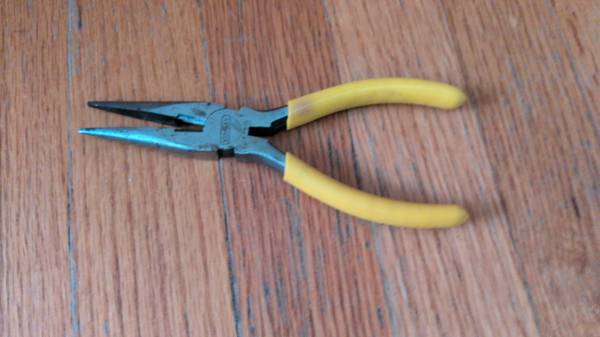 Stanley Long Nose Plier Serrated 1