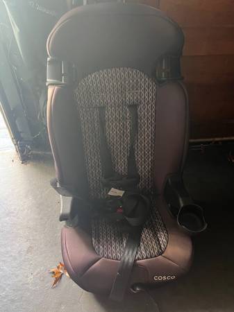 Cosco car seat. - FREE 1
