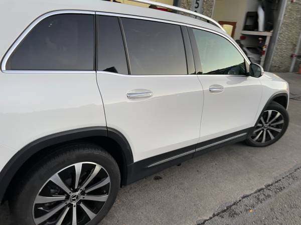 2022 Mercedes-Benz GLB blanco con crema, súper limpio, solo 31,000 millas - $24,750 (sunset / parkside)63469742757123124