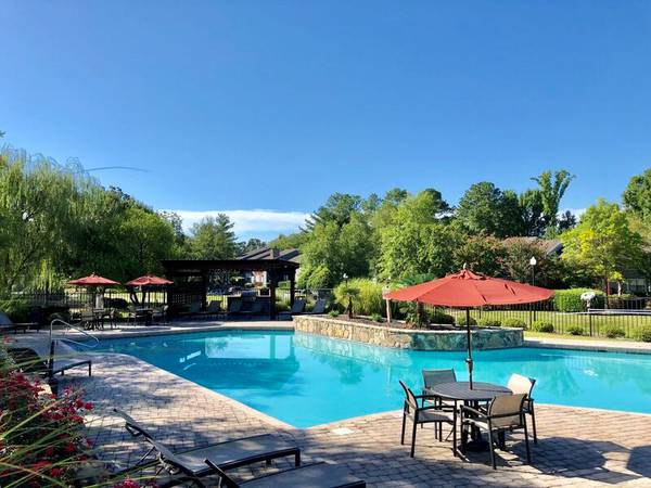 $1,459 / 2br - 1009ft2 - These Specials Won’t Last Forever and You Don’t Want to Miss Out! (Chattanooga, TN)63617434116609123