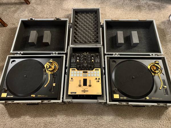 Technics 1200 Dj gear L@@K!!! Pioneer mixes, Ortofon, flight cases
