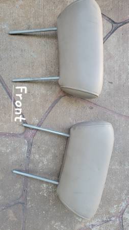 Ford head rests for back seats 1