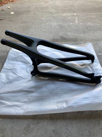 Carbon Fiber subframe for Santa Cruz v10 1