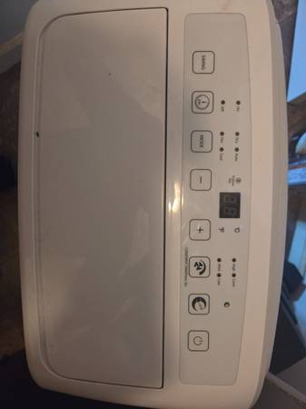 Aire acondicionado Insignia de 10,000 BTU - $150 (Sammamish)63471325167489122