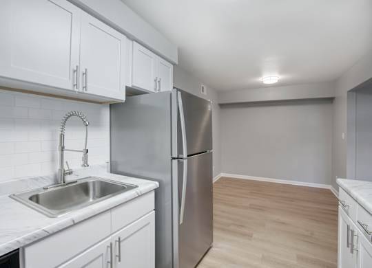 $1,145 / 2 habitaciones - 815 pies² - ¡¡¡$750 de descuento total MI + ¡exención de tarifa de admisión!!! (14230 North 19th Avenue, Phoenix, AZ)63623922587905122