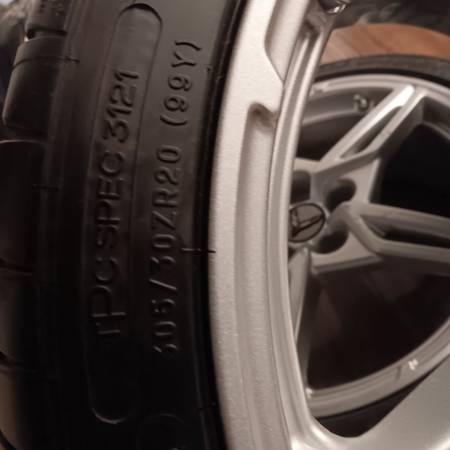 Corvette wheels and tires 1