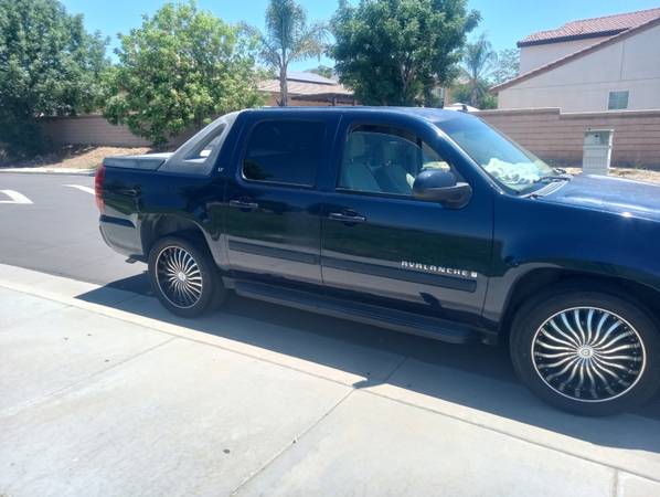 Chevy Avalanche - $2,90063612075104641122