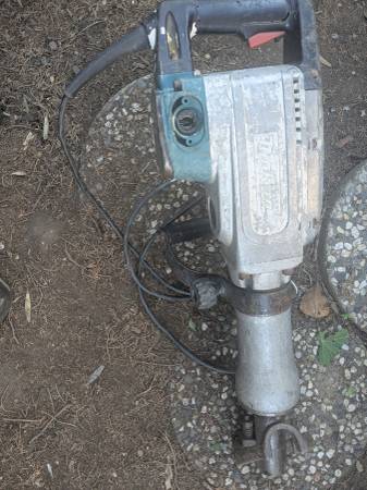 MAKITA 35lb jack hammer, not working 1