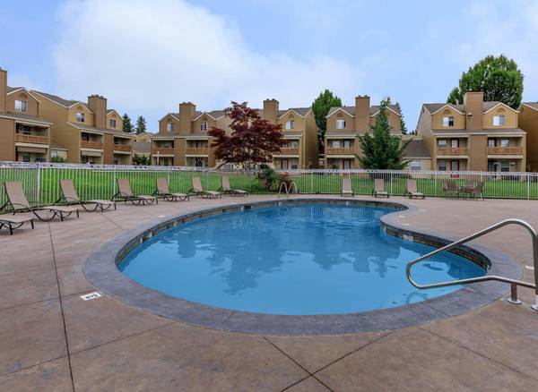 $1,650 / 2br - ASK FOR A TOUR! - Convenient 2 Bedroom | Townhome Layouts Available (Tigard)63845978651777124