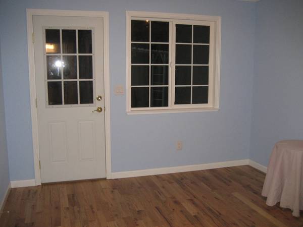 $1,050 / 1br - 300ft2 - Spacious room for rent, private entrance (santa clara)63847327633281124