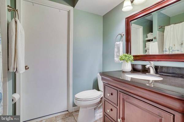 $1,000 / 1br - 1239ft2 - Beautifully remodeled with high quality upgrades to include: walnut c (Burke)63896395433987123