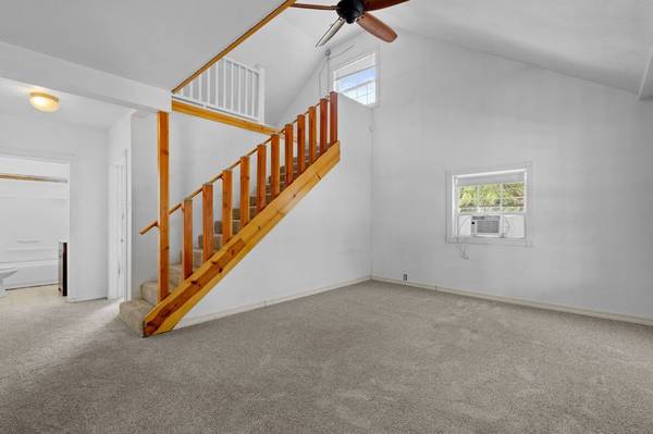 $300,000 / 2br - Amplio lote de esquina de .25 acre con espacio de taller masivo (Sweet Home)63624786681345124